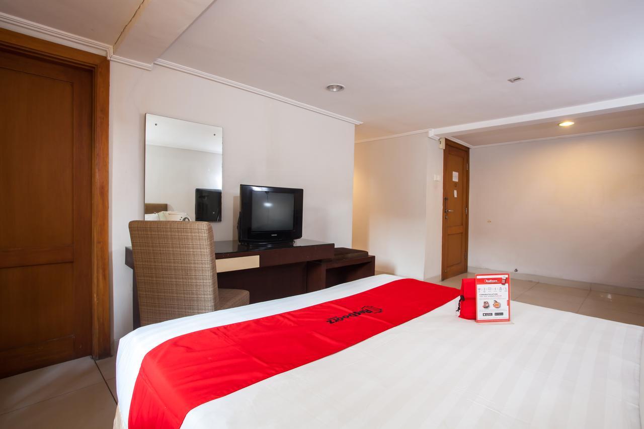 Hotel Reddoorz Premium @ Raya Nginden Wonotjolo Exteriér fotografie