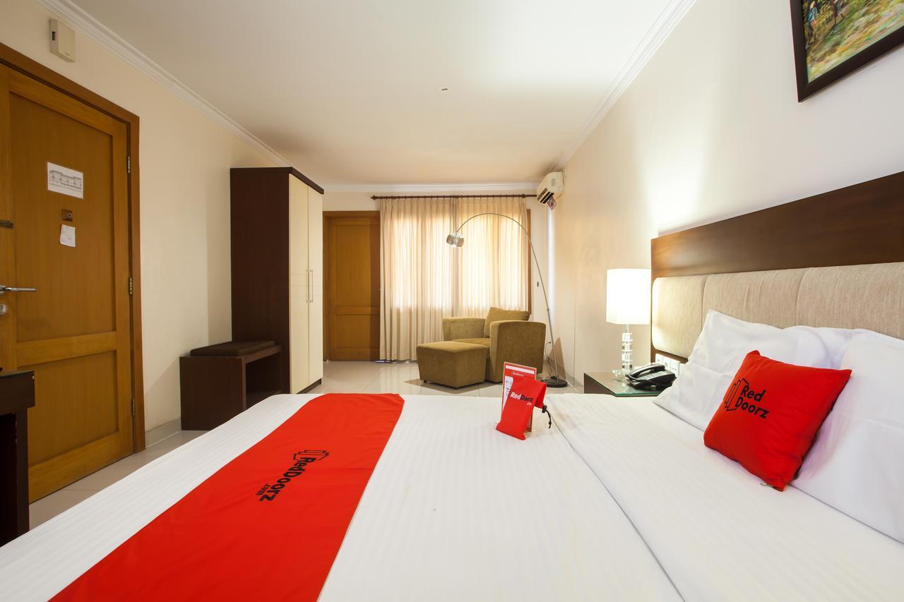 Hotel Reddoorz Premium @ Raya Nginden Wonotjolo Exteriér fotografie
