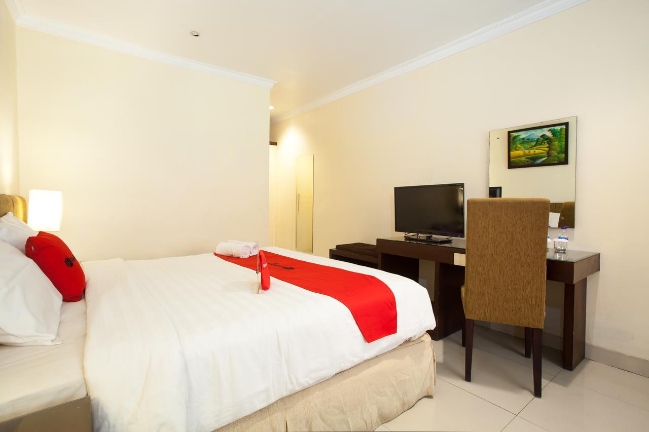 Hotel Reddoorz Premium @ Raya Nginden Wonotjolo Exteriér fotografie