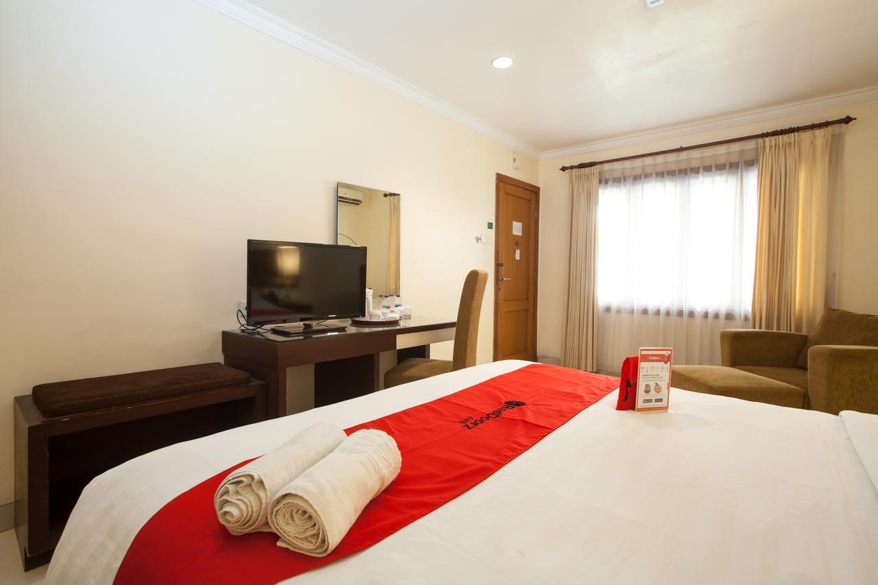 Hotel Reddoorz Premium @ Raya Nginden Wonotjolo Exteriér fotografie