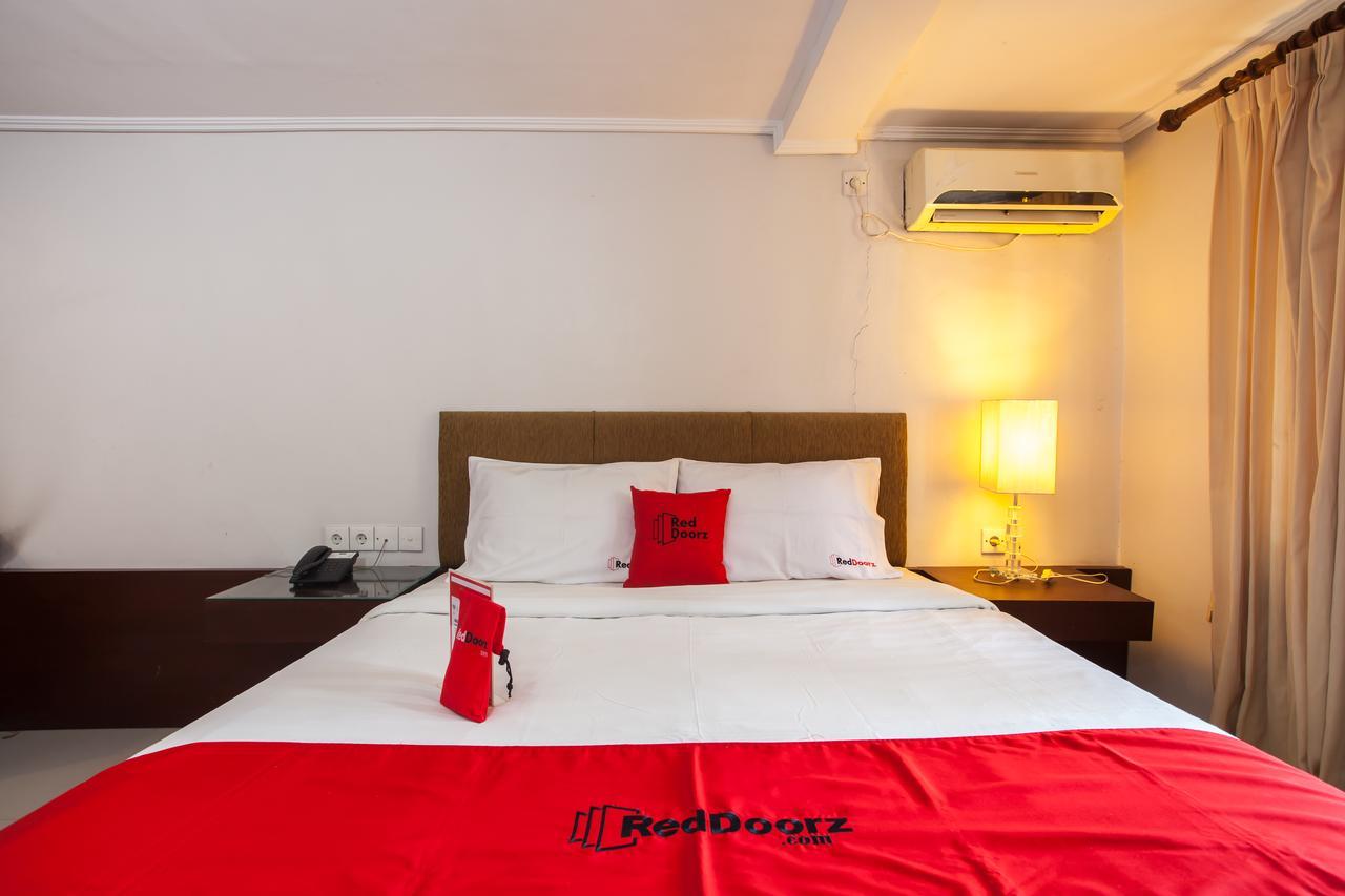 Hotel Reddoorz Premium @ Raya Nginden Wonotjolo Exteriér fotografie