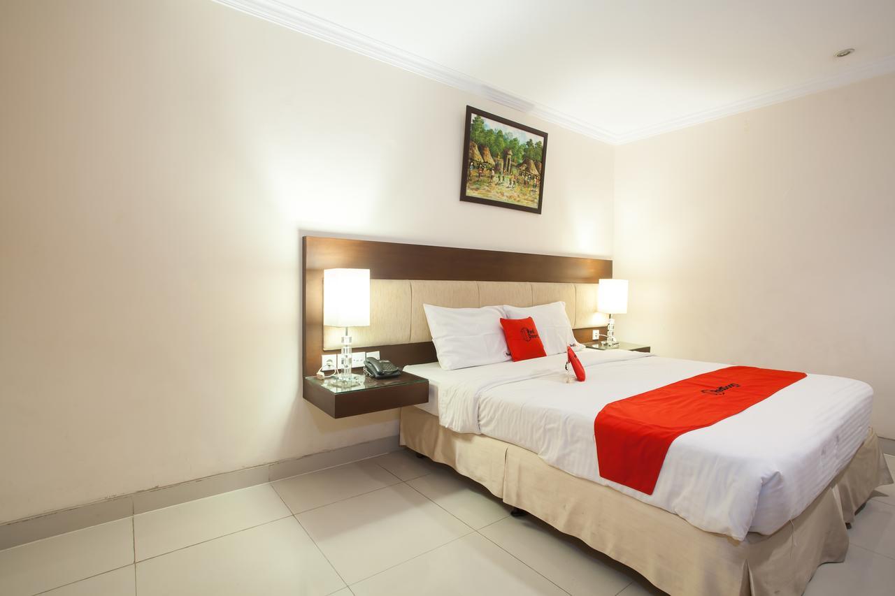 Hotel Reddoorz Premium @ Raya Nginden Wonotjolo Exteriér fotografie