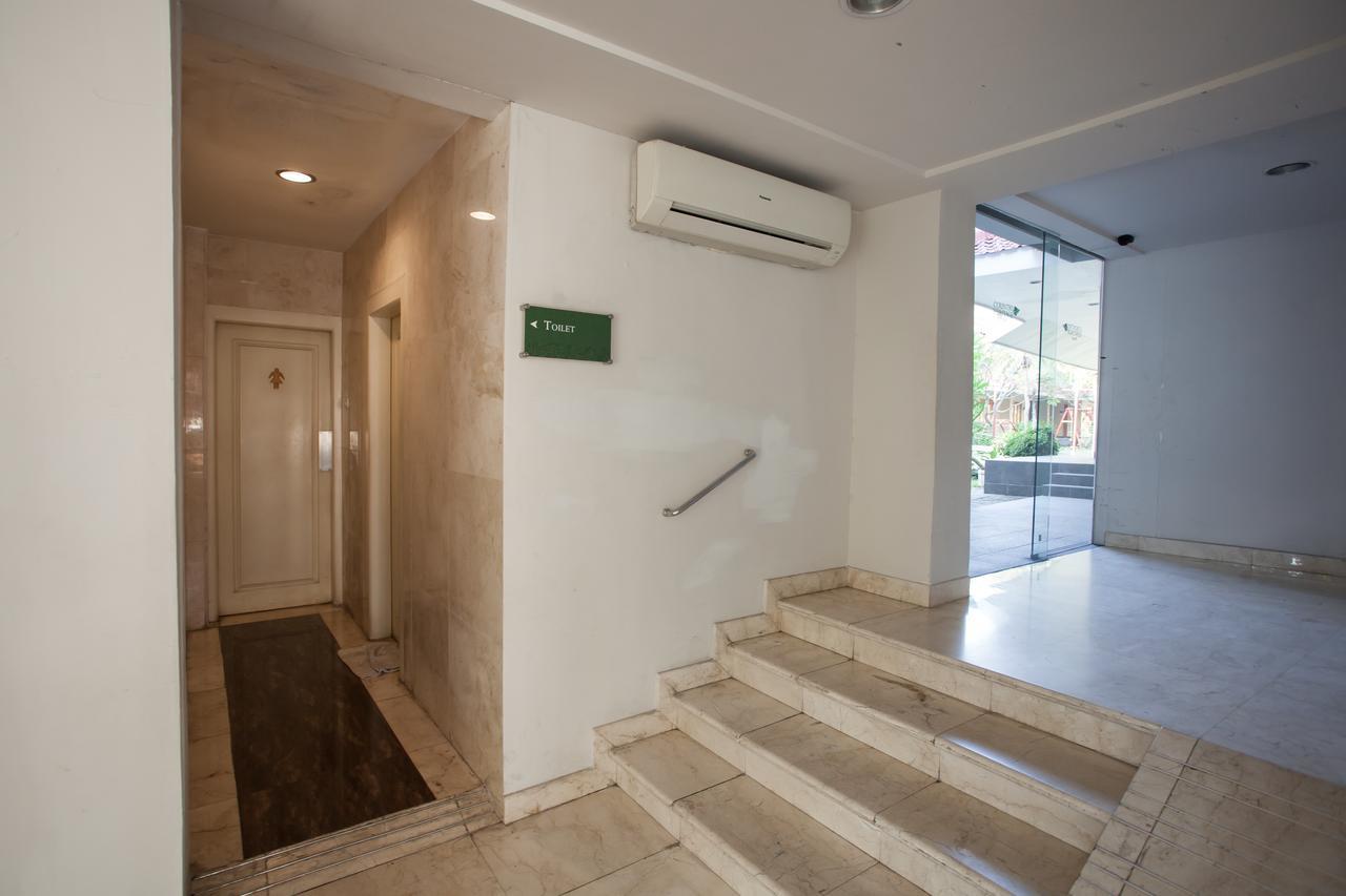 Hotel Reddoorz Premium @ Raya Nginden Wonotjolo Exteriér fotografie